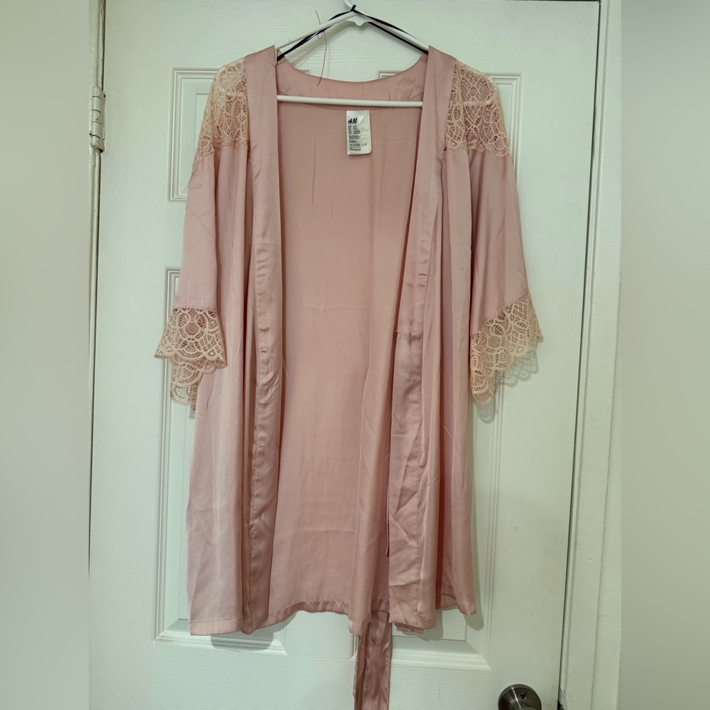 H&M Blush Lace Sleeve Robe